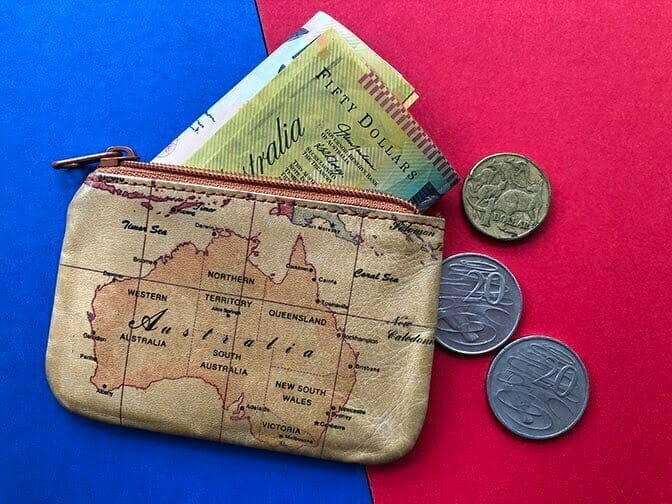 small-leather-purse-decorated-with-map-of-australia